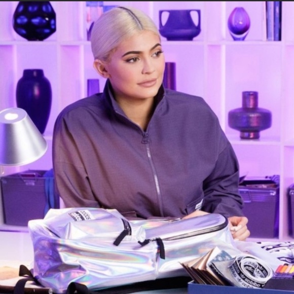 Adidas RYV Patch Pocket Crop Jacket - Picture 2 of 14